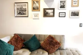 Urban Stay: Skyline Views and Modern Comfort - Image 2
