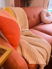 Cute & cozy Studio w/cowboy pool & parking - Image 2