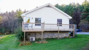 2-Bedroom , 1 1/2 Bath Apartment with Mt Views. - Image 3