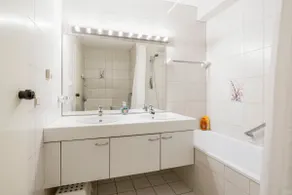 Refurbished comfortable app 1min from the sea - Image 4