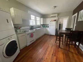 Spacious home for 2 in Murray Hill w EV Chrg lvl2 - Image 4