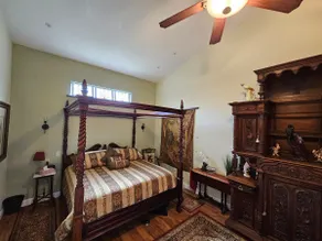 Luxurious guesthouse with antique furnishings. - Image 4