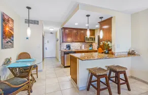 Ocean View Beach Front Condo- Downtown Lahaina - Image 5