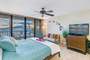 Ocean View Beach Front Condo- Downtown Lahaina - Image 3