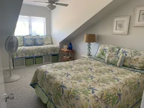 NCISeabatical Townhouse 3BR/2BA, sleeps 6; - Image 5
