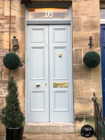 Traditional apt close to city centre & Hampden - Image 2