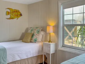 Charming Bayfront Getaway - Private Pier - Image 5