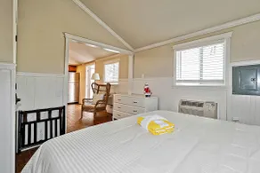 902 CH Carriage House 20 Steps to Beach & Specials - Image 5