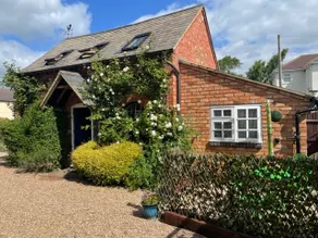 One bedroom converted dairy in Willoughby - Image 2
