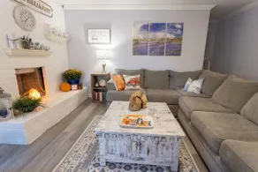 Texas Bluebonnet Farmhouse - Image 3
