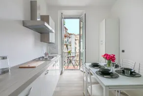 Renaissance Luxury Experience – Apartamento con Vista a la Cúpula de San Pedro - Image 4
