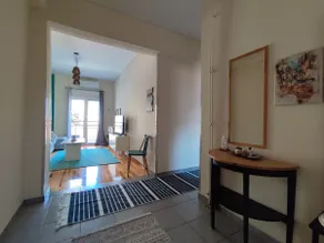 WOOD & WHITE APPARTMENT WITH 2 BEDROOMS IN CENTER - Image 2