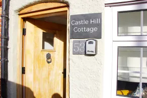 Romantic* Castle on the Hill Cottage *Framlingham - Image 2