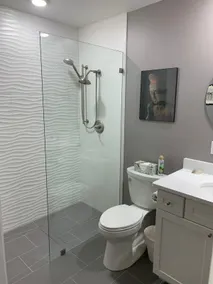 Hidden Hemlock Retreat Sauna, Spa Tub, Fireplace, 500M Wi-fi, L2+ EV Charger - Image 4