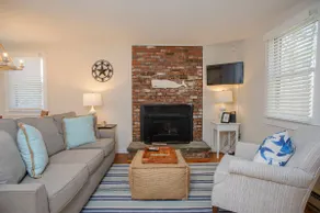Relaxing Island Retreat, Cozy Cottage, Lamberts Cove Beach Access! - Image 2