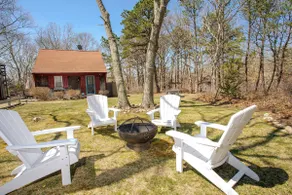 Relaxing Island Retreat, Cozy Cottage, Lamberts Cove Beach Access! - Image 3