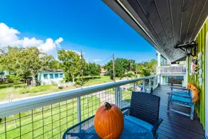 Looking for family retreat with coastal-island  vibes? Casa Verde is for you - Image 5