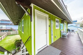 Looking for family retreat with coastal-island  vibes? Casa Verde is for you - Image 3