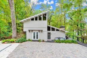 Lakefront Luxury Cabin Retreat with Jacuzzi & Party Dock - Image 3