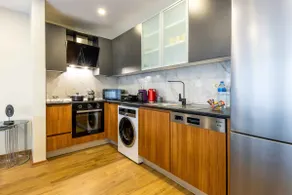 Luxury One Bedroom Apartment with Pool Access - Image 5