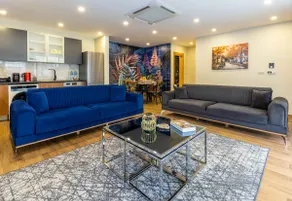 Luxury One Bedroom Apartment with Pool Access - Image 4
