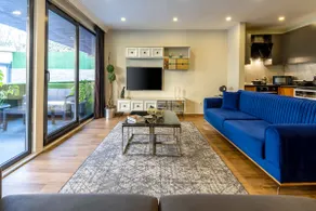 Luxury One Bedroom Apartment with Pool Access - Image 2