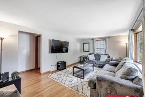 Shadow Lane Tailgate House - Newly Remodeled - Image 4