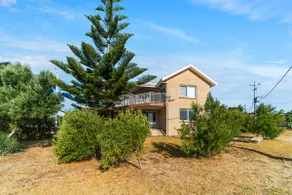 Shorelands - Stylish Beach-side Haven, Steps from the Beach and Surf in Gracetown - Image 4