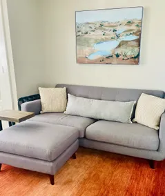 Cozy North Loop neighborhood guesthouse - Image 4
