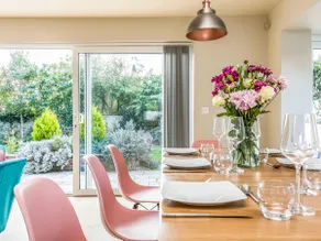 Stylish and fresh 4 bed beach house with garden - Pass the Keys - Image 4