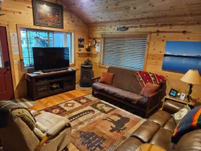 Couples Retreat, hot tub, private! - Image 5