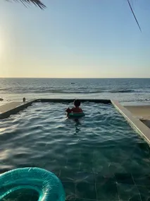 La Soñadora oceanfront house with pool - Image 4