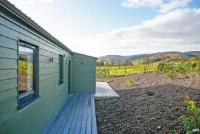 Castlehill cabin with a hot tub - Image 4