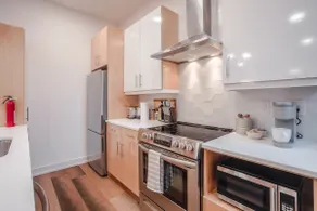 Comfortable Dtwn Condo by Restaurants w/Parking - Image 5