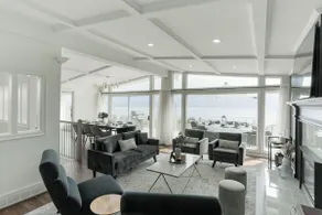 180° Lake view + Hot Tub + Pool Table - Image 2
