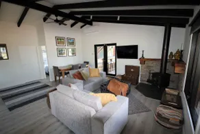 LOCHIEL CABIN - Charming, modern & rustic. - Image 2