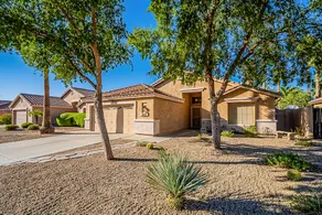 ~Heated Pool/Spa, King bed, Amazing Backyard & Location! Hiking, Biking, Parks - Image 3
