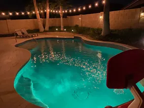 ~Heated Pool/Spa, King bed, Amazing Backyard & Location! Hiking, Biking, Parks - Image 2