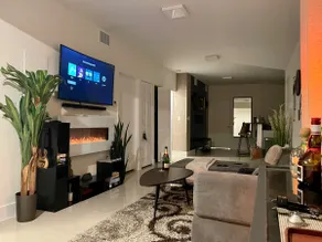 Modern Home w/Jacuzzi Near Wynwood|Design District - Image 2