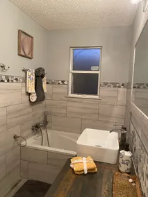 Cheerful three bedroom home with a pool - Image 4