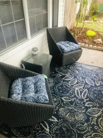 Cheerful three bedroom home with a pool - Image 2