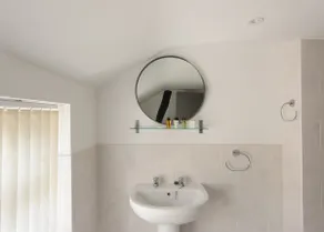 1 Bed Apartment | Free Parking | Castle Donington - Image 3
