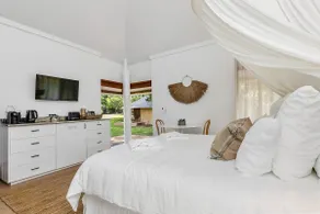 Villa Alba self contained villa w / shared pool - Image 4