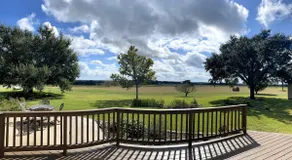 Hilltop getaway w/sweeping views & pool/hot tub - Image 5