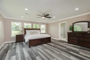 Great 5-Bedroom Bungalow sitting in 3 Acre lot - Image 5