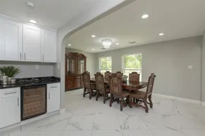 Great 5-Bedroom Bungalow sitting in 3 Acre lot - Image 3