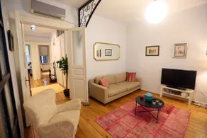 Great location in the heart of Galata w Elevator - Image 2