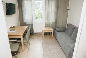 Spacious 2 bedroom apartment with terrace - Image 3