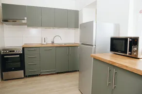 Spacious 2 bedroom apartment with terrace - Image 4