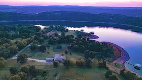 War Eagle Lakefront: Peace & Leisure on The Lake - Image 2